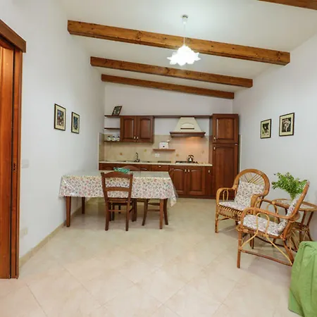 Welcoming In 52 M² With Sea View Terrace